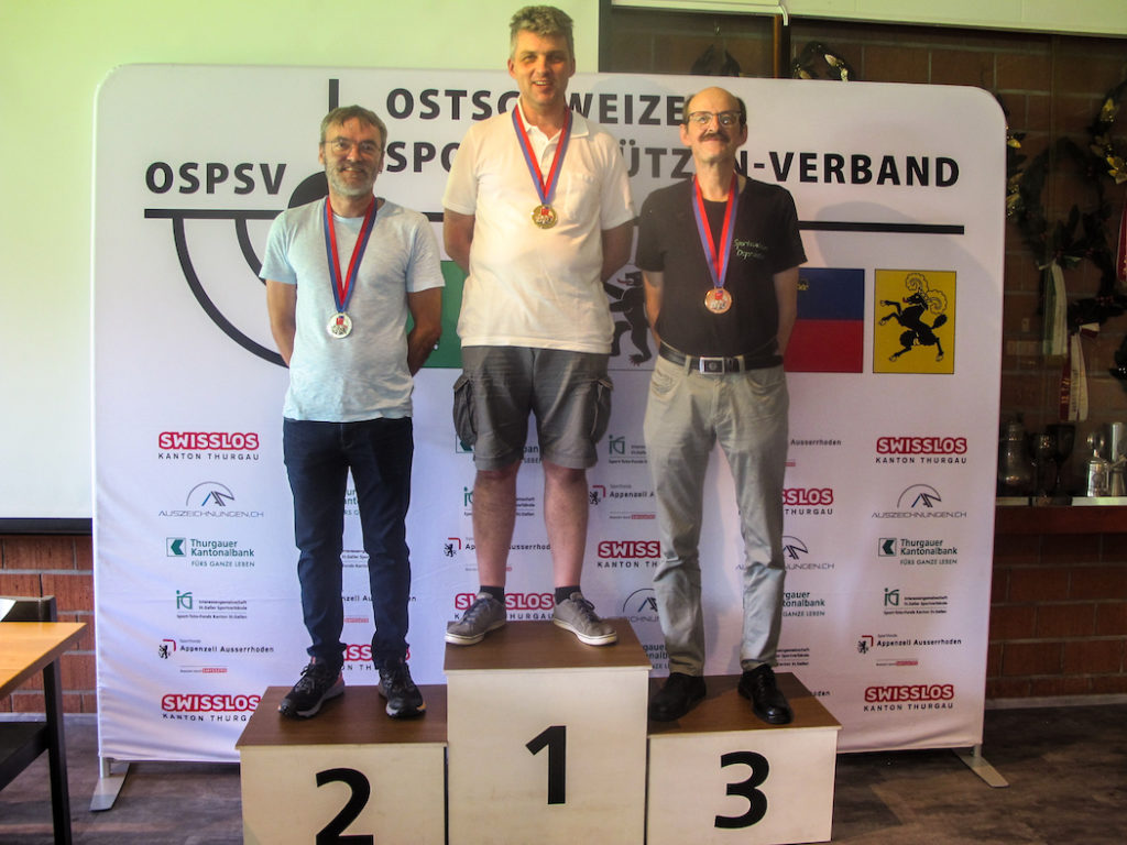 OSPSV Einzelmeisterschaft G50m Liegend Senioren / Veteranen
V,l,n,r: Roger Eberle Mels (Silber); Thomas Mäder Dettighofen (Gold); Andreas Diem Degersheim (Bronce)